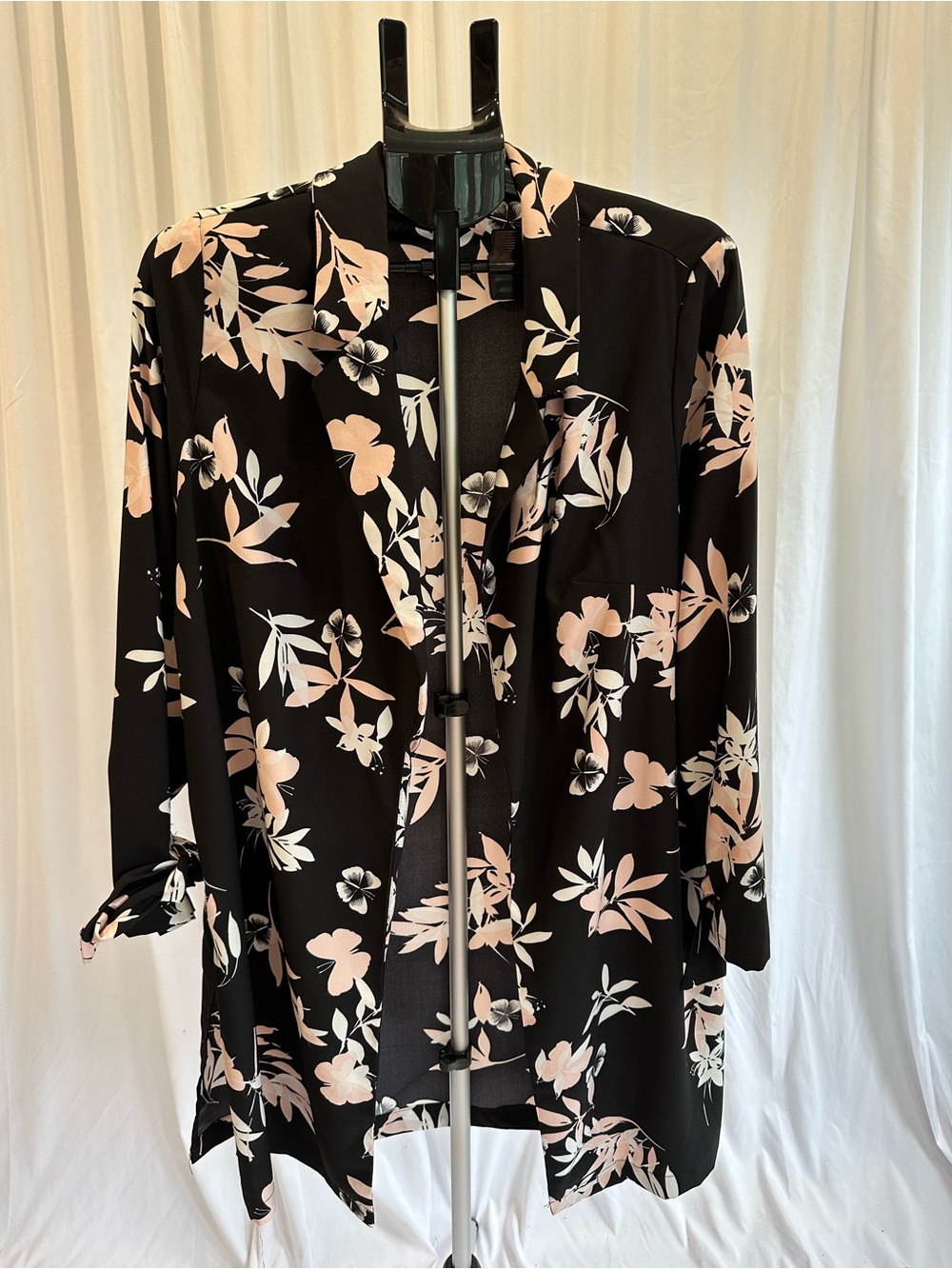 Roz & Ali Women's Black Floral Open-Front Jacket with Blush Accents